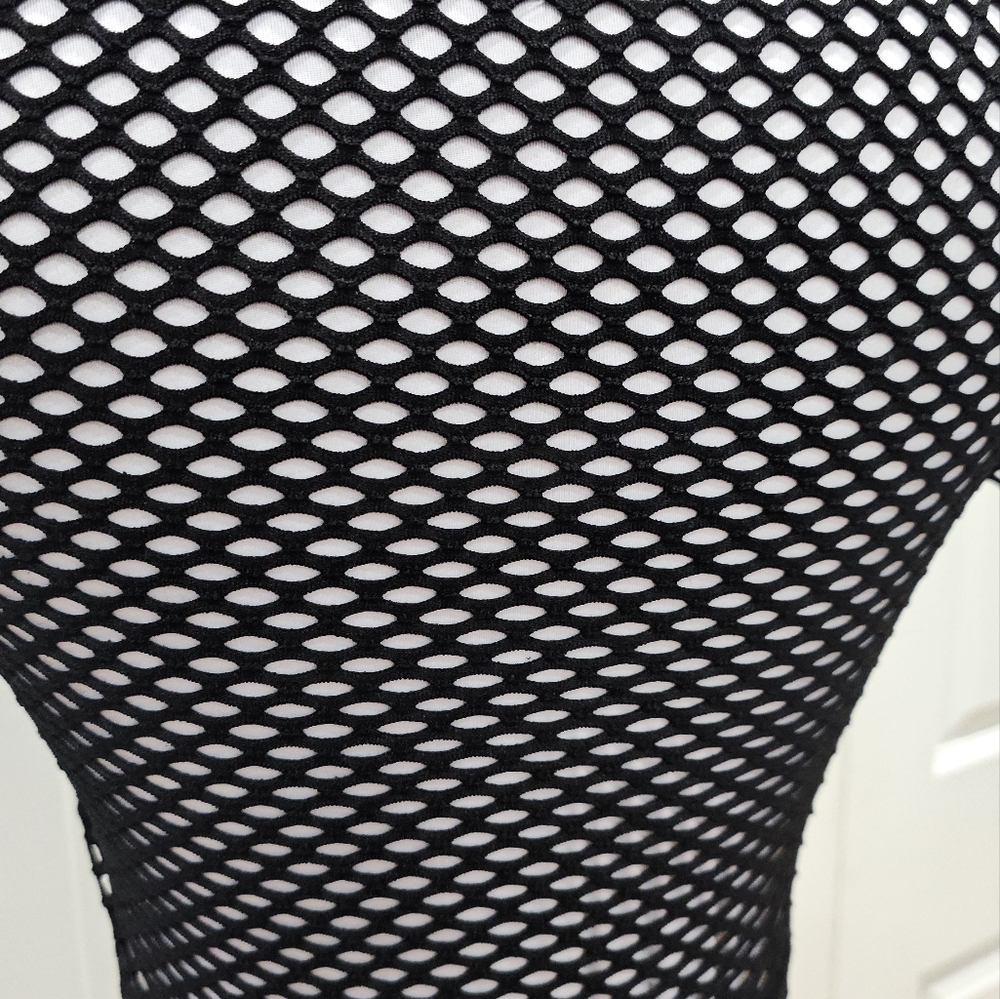 Dolls Kill Punk Goth Black Large Fishnet Cropped Top M NWT - Picture 5 of 8